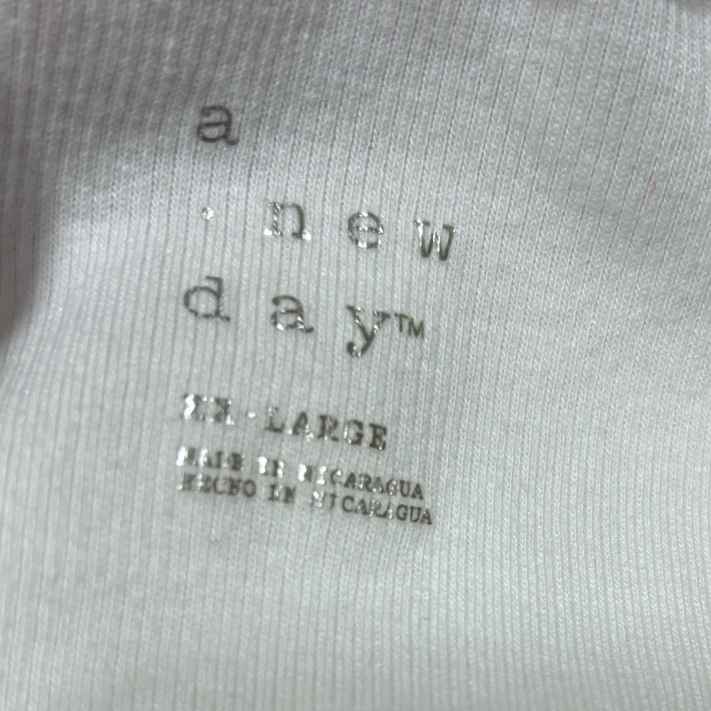 A New Day XX L White 24”long sleeve 58% cotton shirt w/scooped neck 26”L 20” p2p - Picture 6 of 7